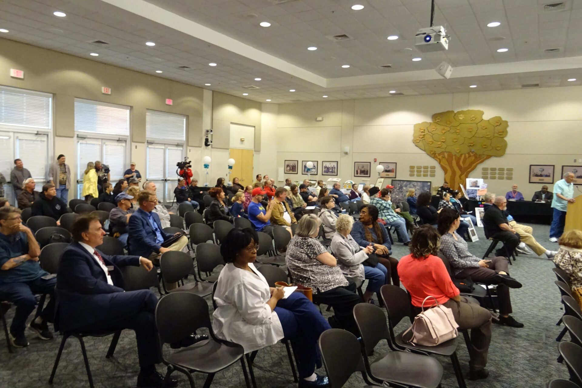 The crowd at Deltona's Jan. 28 special meeting called to act on City Manager Jane Shang’s resignation.